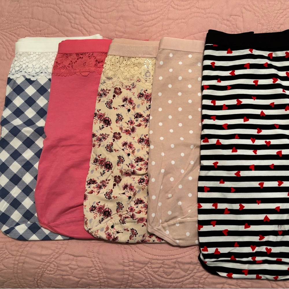 22/24 Cacique brief panties in prints/colors lace detail